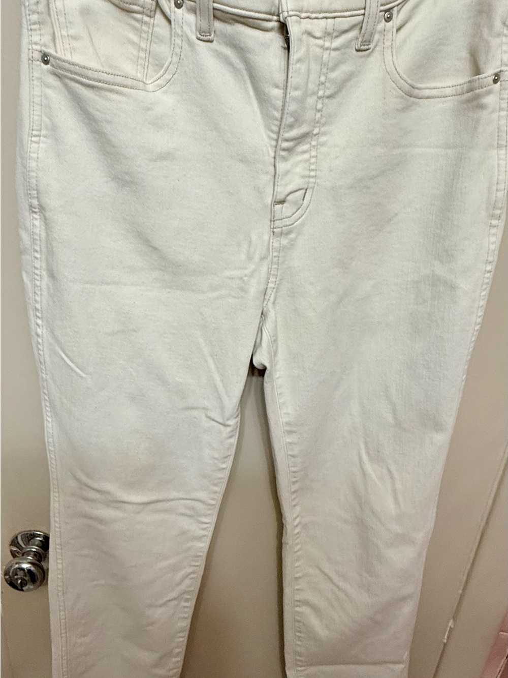 Madewell Mid-Rise Stovepipe Jeans in Ecru